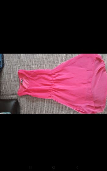 Robe rose fuchsia sans manche légère