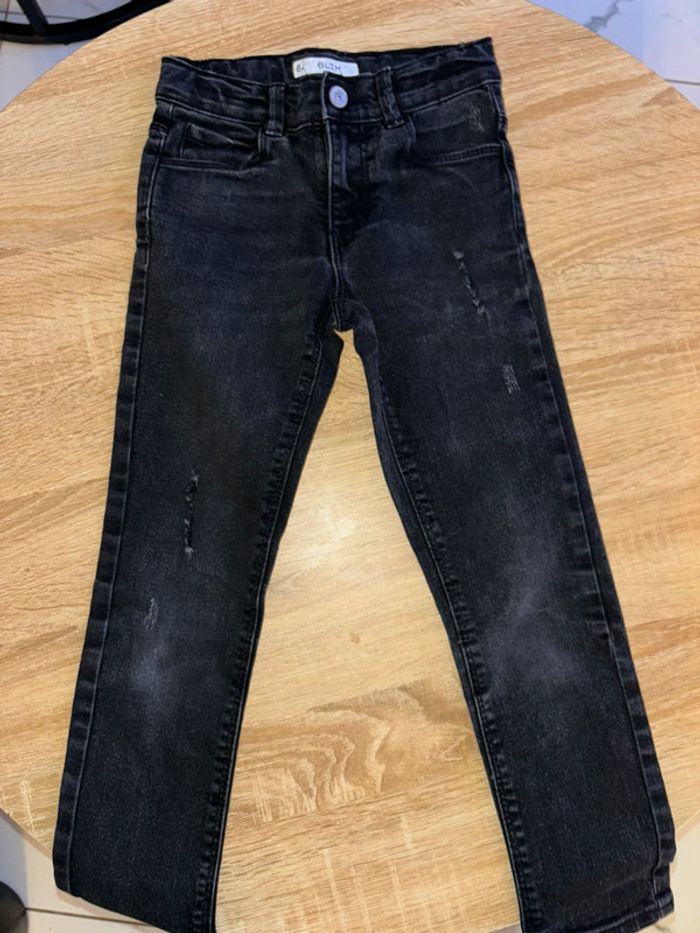 Jean en très bon état taille 6 ans - photo numéro 2