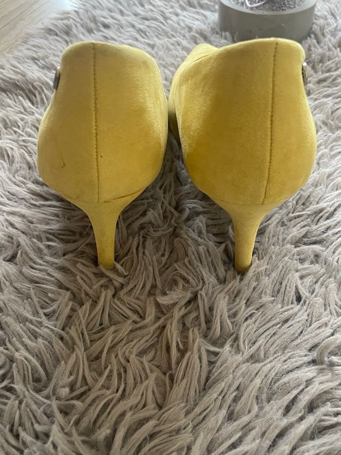 Escarpins en daims jaune clair XTI - photo numéro 2