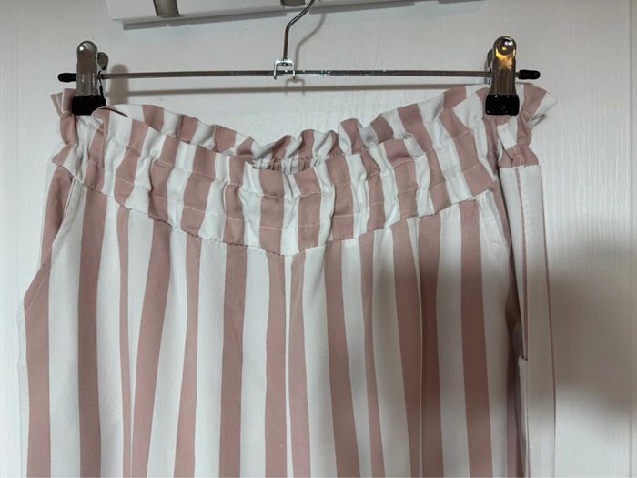 Pantalon large neuf - photo numéro 3