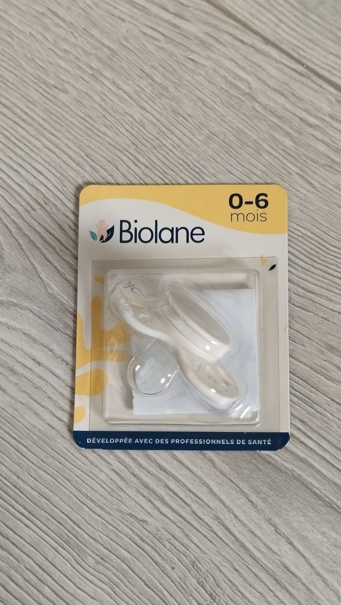 Tétine biolane 0/6 mois neuf