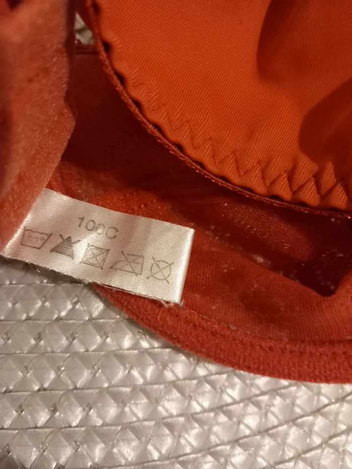 🥰 Soutien gorge taille 100c rouge - photo numéro 4