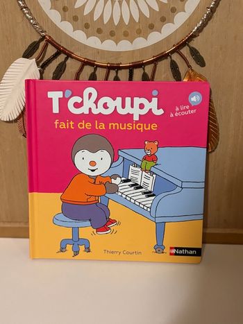 Tchoupi fait de la musique 