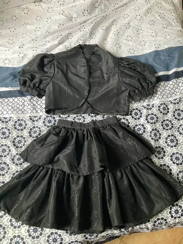 Ensemble: gilet et jupe