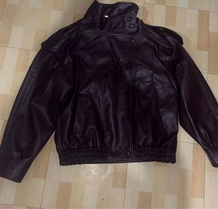 Veste en cuir bordeaux style Zara
