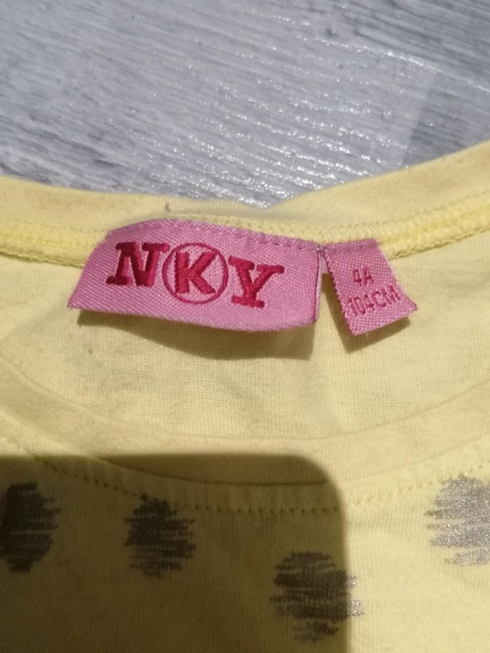 Thee shirt T 4 ans 👕 - photo numéro 3