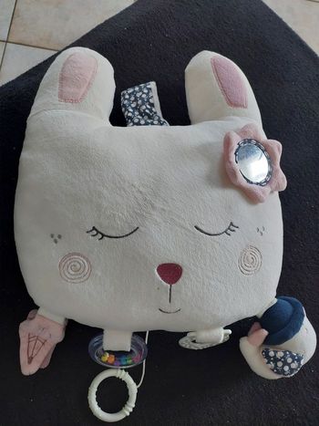 Jouet de lit musical