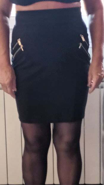 Jupe courte moulante tissu épais