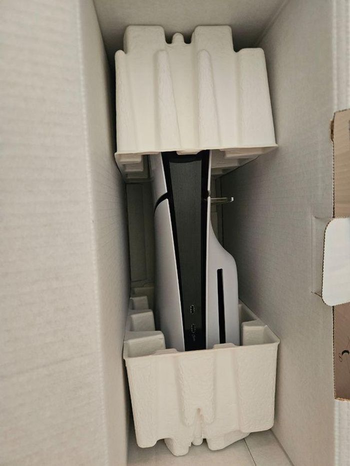 PlayStation 5 Slim 1 To en blanc. - photo numéro 2