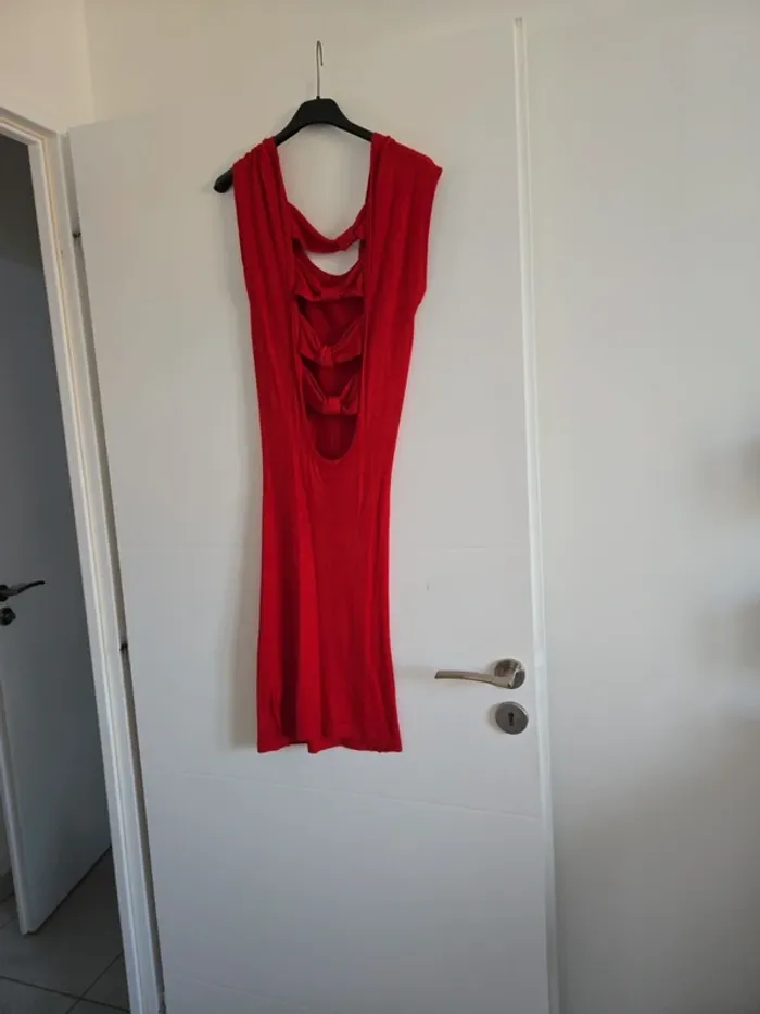 Robe courte moulante rouge - photo numéro 2