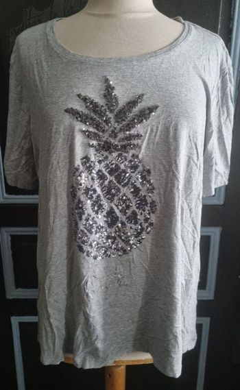 T-shirt gris clair avec ananas en sequins taille XL