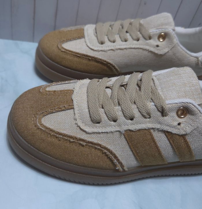 Baskets en toile Camel et Beige - Style Rétro - Neuves - Taille 39 - photo numéro 2