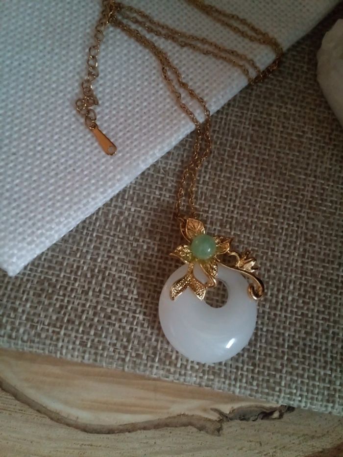 Collier en pierre de jade blanche et aventurine - photo numéro 2