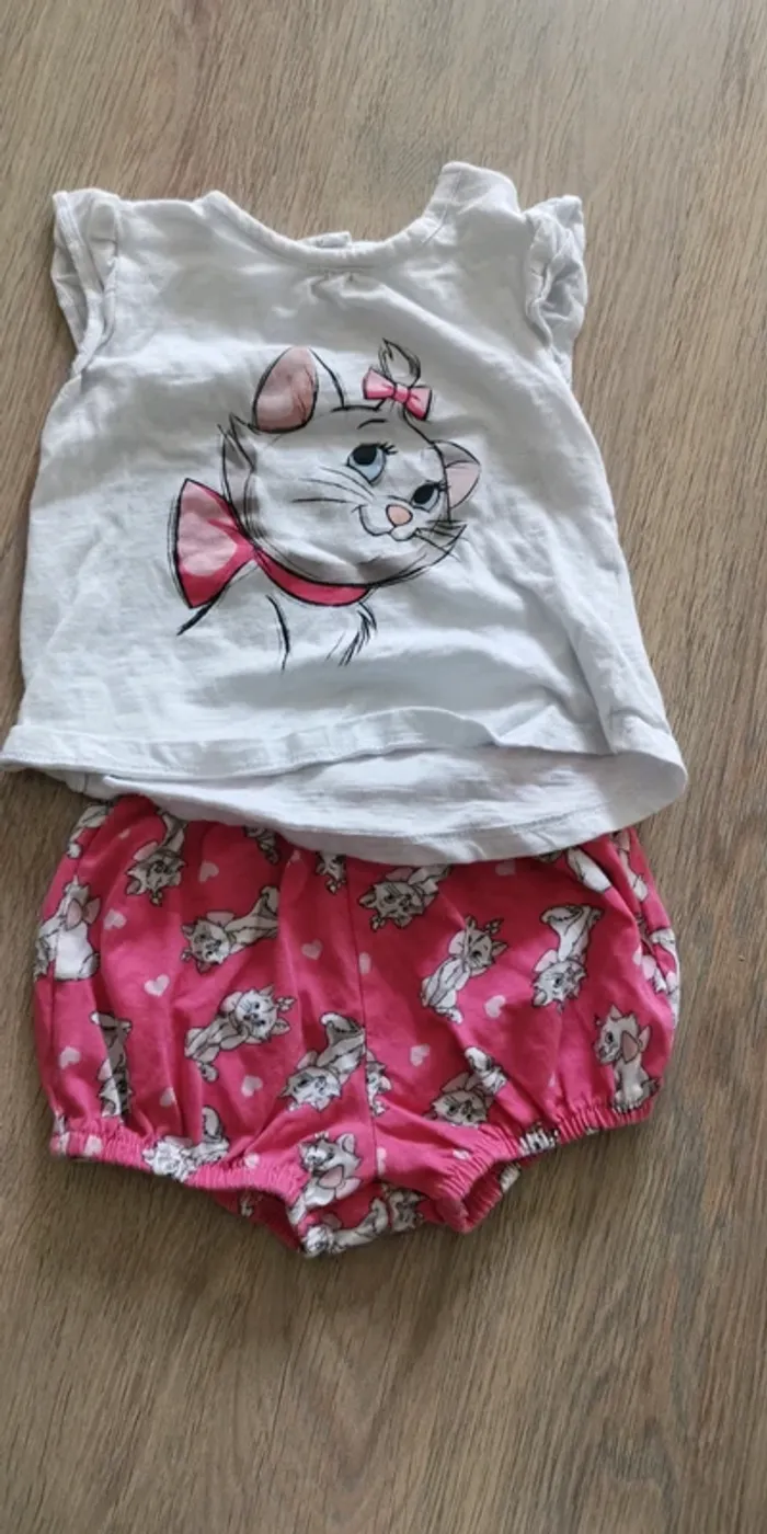 Ensemble Disney Marie 9 mois