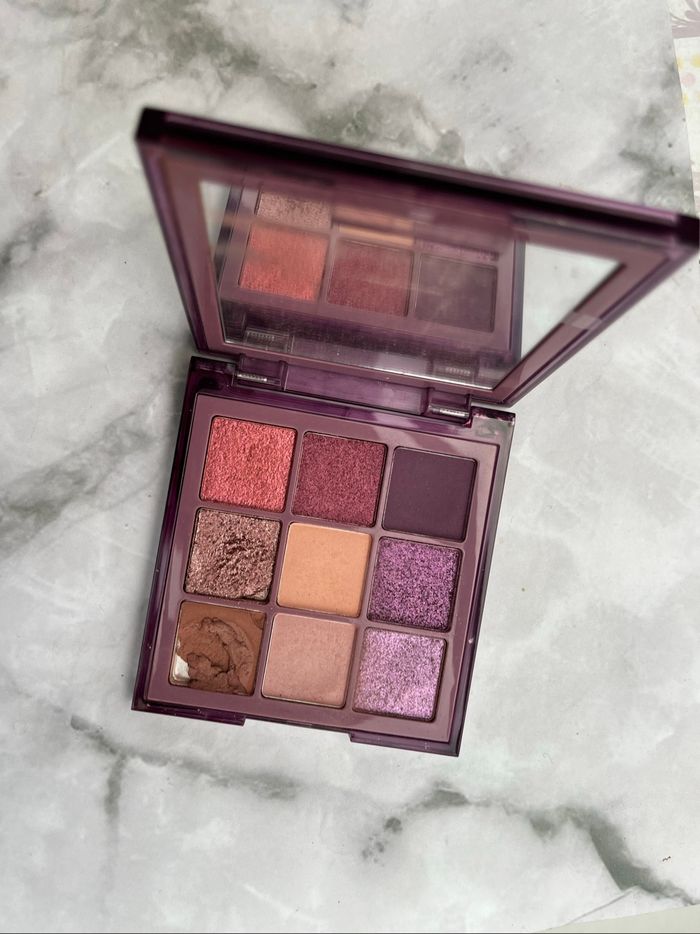 Huda beauty - Purple haze obsessions