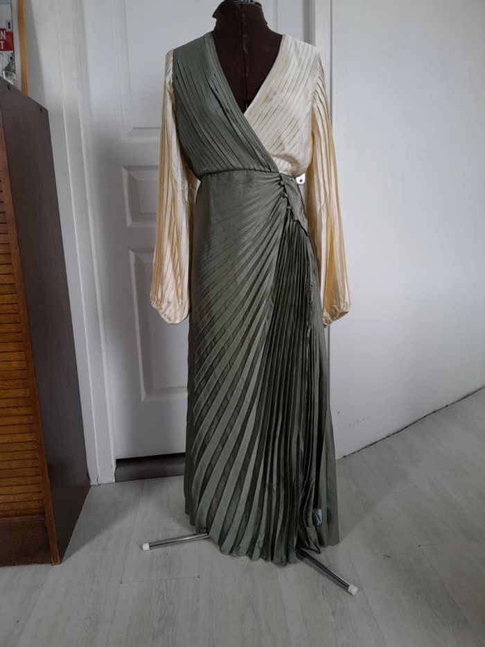 Jolie robe longue plissée de cérémonie, soirée Asos Design