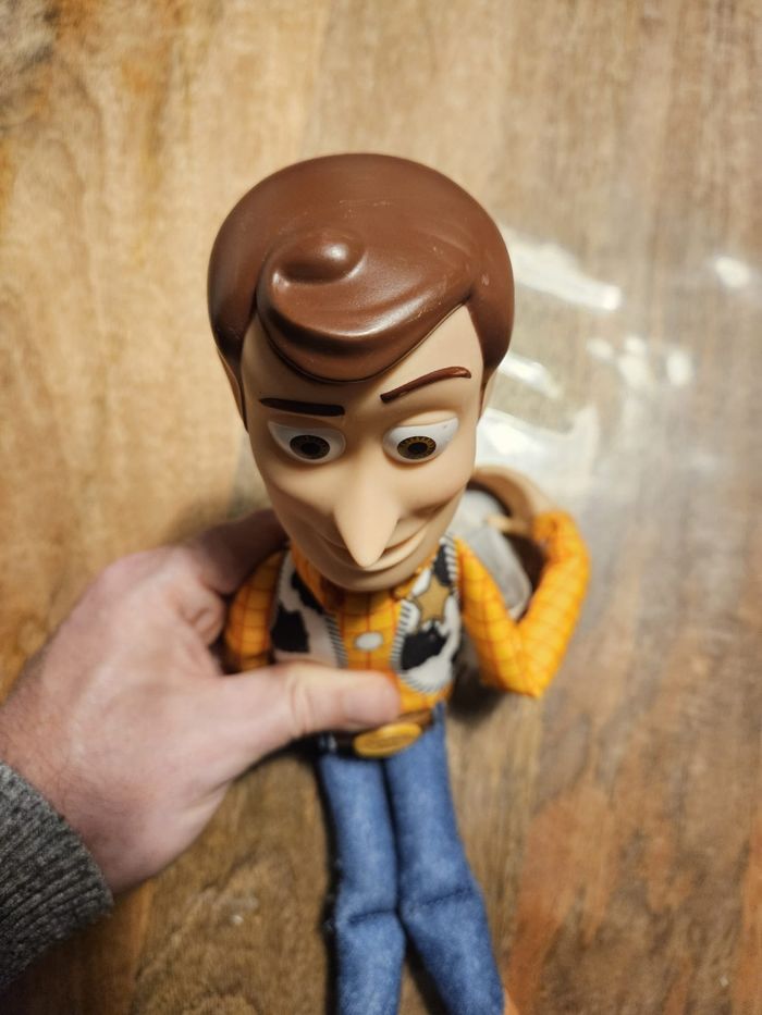 Peluche figurine woody toy story Disney pixar - photo numéro 2