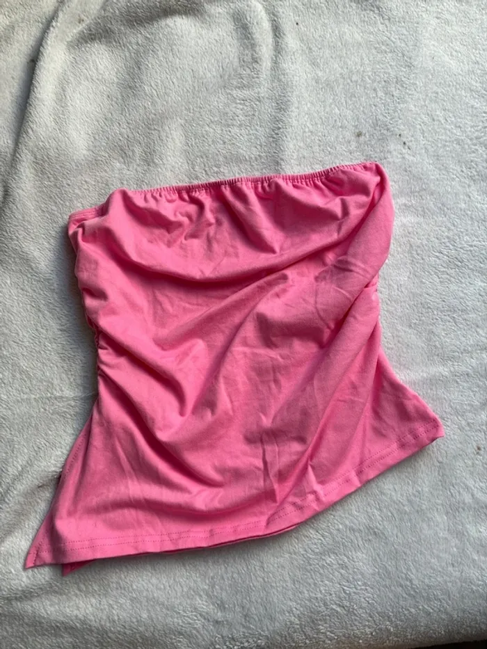 Top rose en très bonne état - photo numéro 3