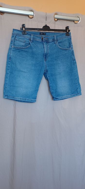 Très beau short jeans homme T 46
