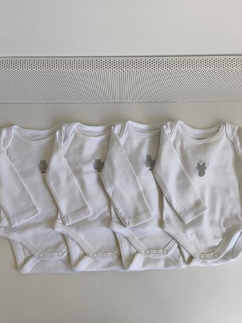 Lot de 4 bodies neufs naissance Obaïdi