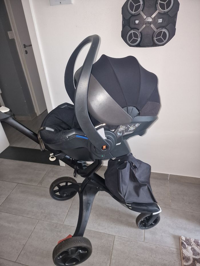 Titre : Ensemble poussette Stokke avec siège auto et sac – Excellent état
Description :
Je vends un ensemble de poussette Stokke en très bon état, comprenant une poussette, un siège auto et un sac assorti.
Couleur : Noir
Prix : 120 euros
Localisation : Y - photo numéro 6