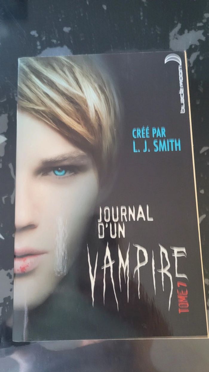 Lot 7 livres Journal d'un vampire - photo numéro 7