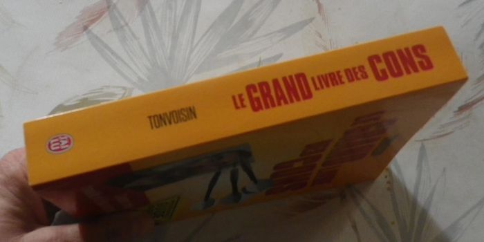 Le grand livre des cons par Tonvoisin Ed. J'ai Lu - photo numéro 3