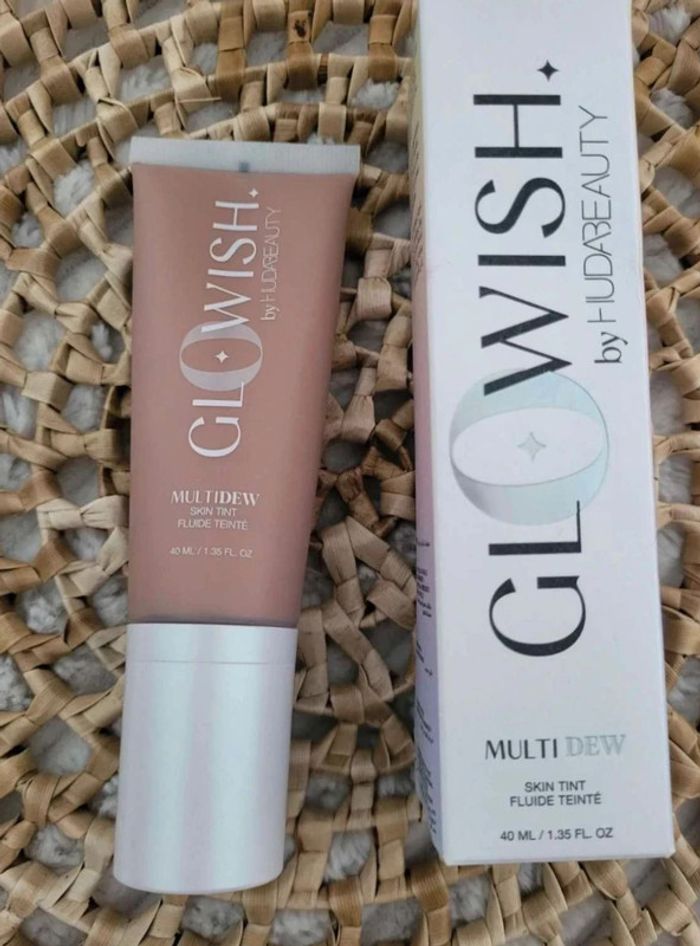 Fond de teint + pinceau Huda Beauty neuf - photo numéro 2