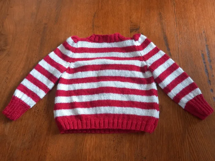 Gilet fille mi saison Fait main 2 ans neuf. - photo numéro 2