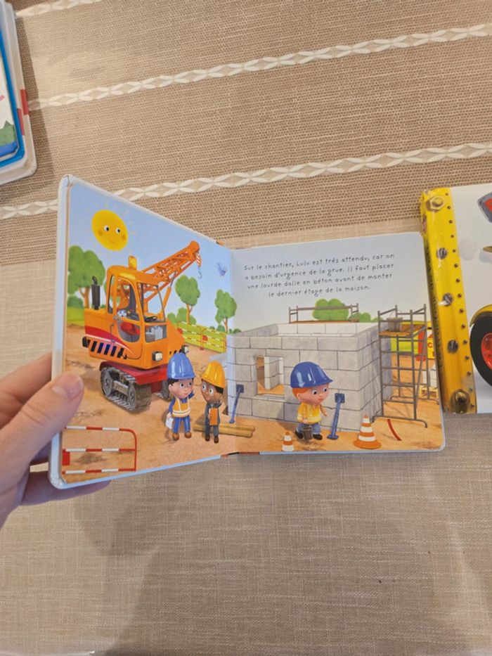 Lot livres P'tit Garçon La grue de Lulu et Le tracteur de Peter - photo numéro 7