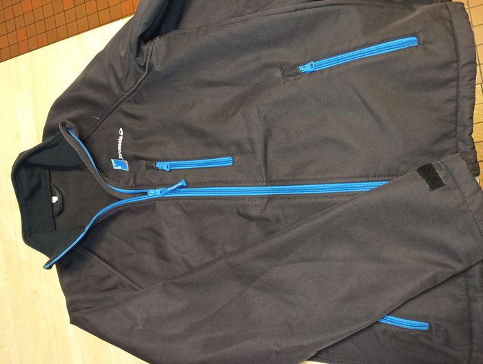Veste softshell noire à fermeture bleue – Taille S – Imperméable, coupe-vent, légère - photo numéro 4