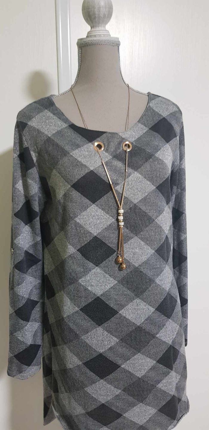 Robe à carreaux douce avec collier - photo numéro 2