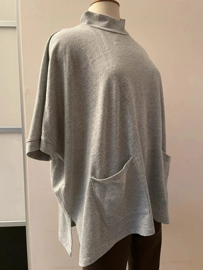 Superbe pull manches courtes gris ample