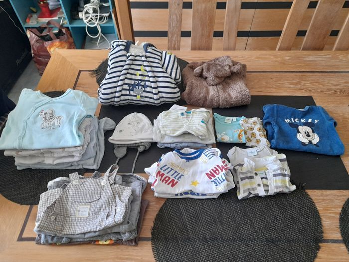 Lot garcon bébé 0 /1 Mois.