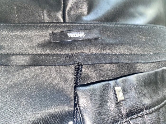 Short simili cuir taille L - photo numéro 4