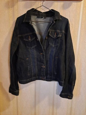 Veste en jean bleu marine Kiabi T44 – coupe droite, look casual chic, excellent état