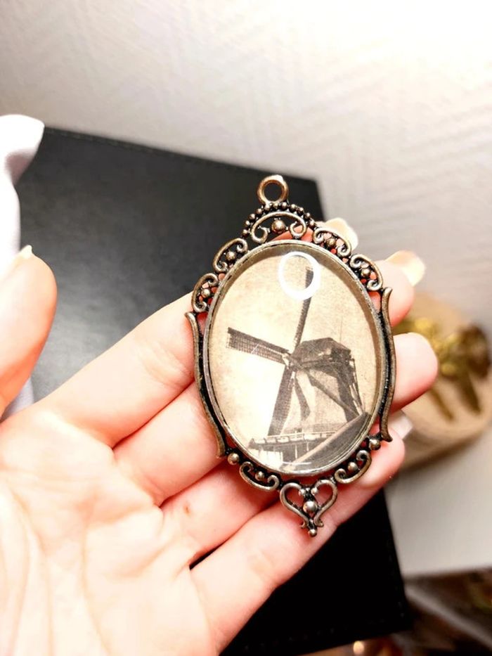 Magnifique pendentif avec cabochon image moulin à vent - photo numéro 2