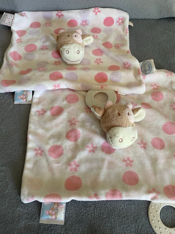 Lot de 2 Doudou plat vache rose blanc rond fleurs dentition Noukie’s Noukies