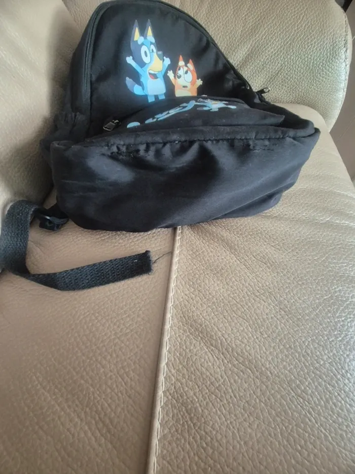 Sac à dos / sac d'école "bluey et bingo" noir - photo numéro 5