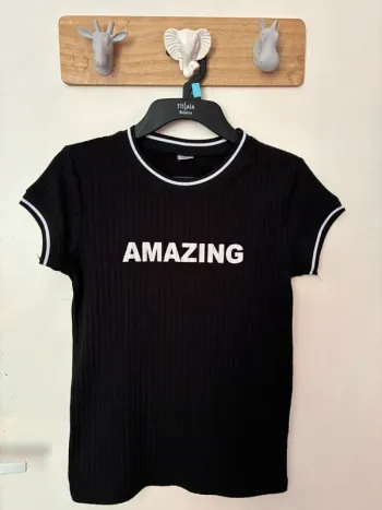 T-shirt manches courtes, 146-152 (11-12 ans), sans marque.