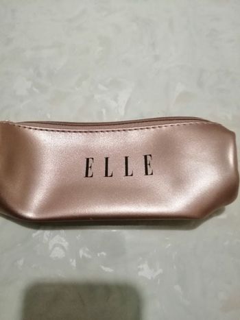 Trousse maquillage rose gold Yves Rocher.