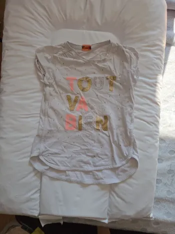 Tee shirt tape a l'œil taille 6 ans