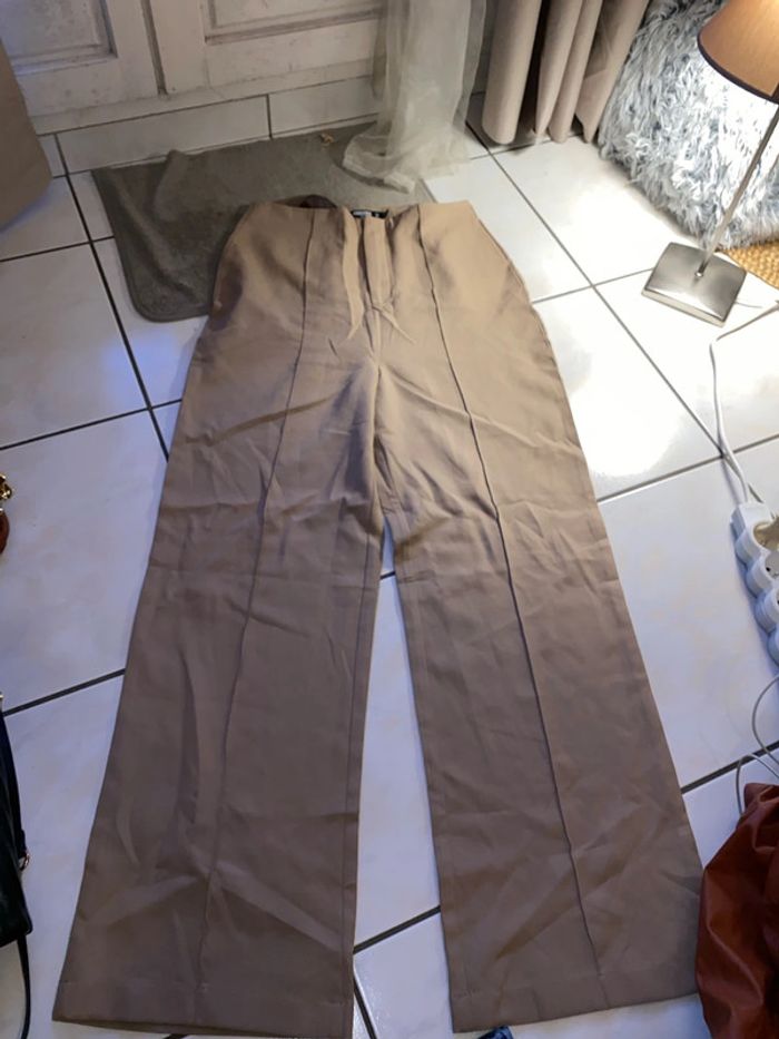Pantalon Missguided, taille 40