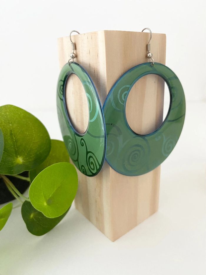 Boucles d’oreilles créoles Spirale 6,5cm 💙🩵 Parfait état - photo numéro 4