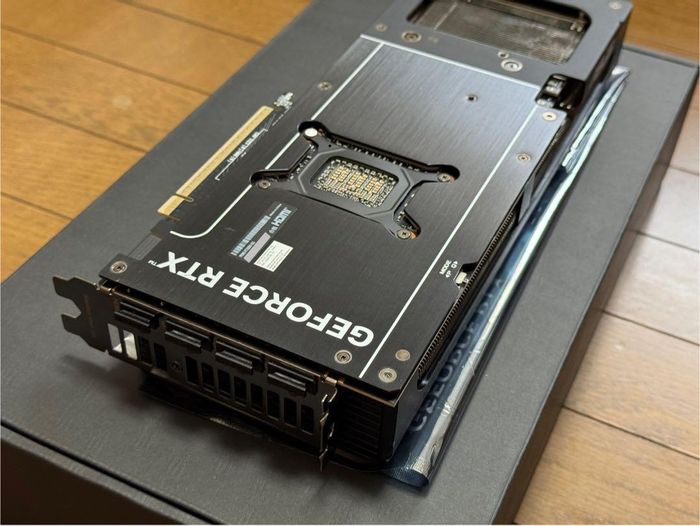 GeForce RTX 5080 Ti 16G GAMING TRIO OC  GeForce RTX 50 Series Graphics Cards  Powered by NVIDIA's Bl - photo numéro 4