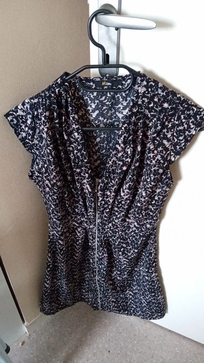 Robe à petits motifs en S