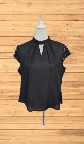 Blouse noire légèrement transparente avec manches en dentelle, sans marque, 3 XL (52)