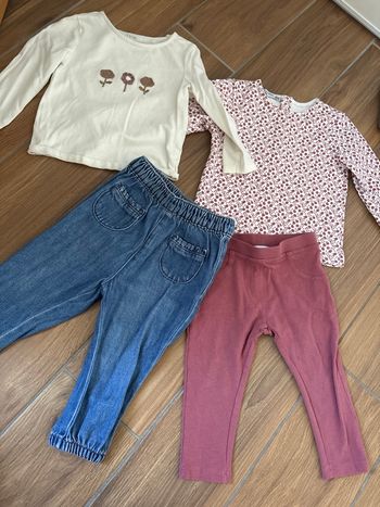 Lot de vêtements fille, T-shirt, pull léger, jean et legging