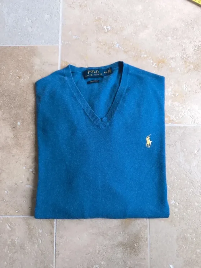 Pull col V bleu logo jaune Ralph Lauren M comme neuf