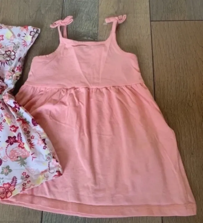 Lot de robes ete 6 mois - photo numéro 4